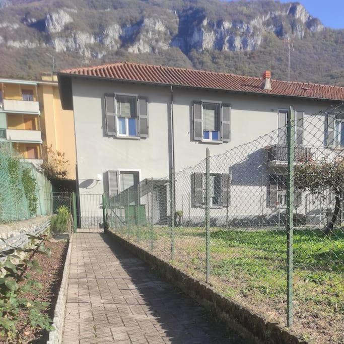 Casa Zia Luisa Apartment เลคโค ภายนอก รูปภาพ